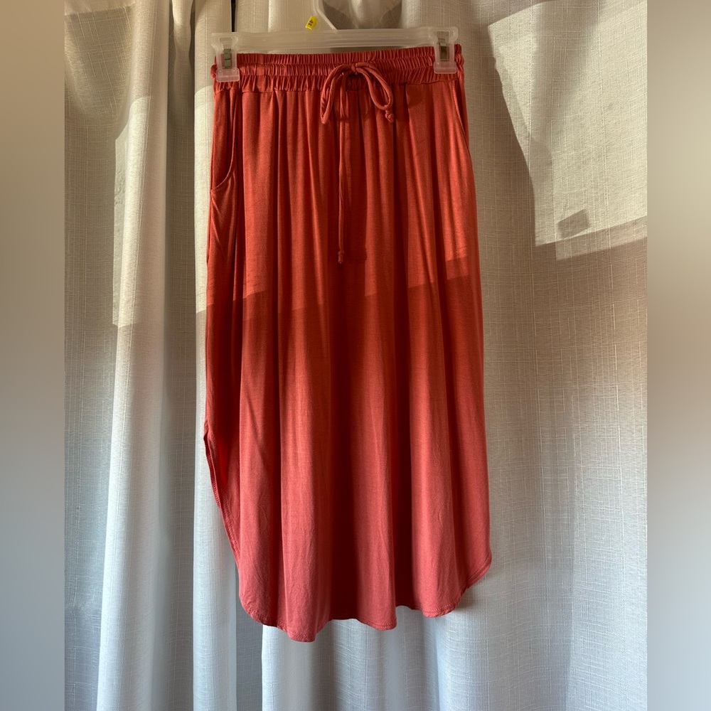 Sozy Coral/Orange XS Midi Skirt